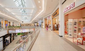 Corredor de lojas Amazonas Shopping