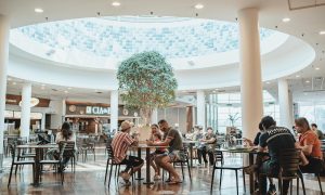 Praça de alimentação Shopping Del Rey